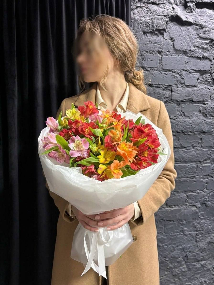 Моно-букет из альстромерий